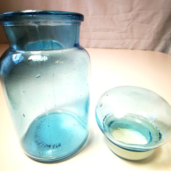 Vintage 7" Aqua Blue Glass Apothecary Jar - Bubble Top Canister Made in Belgium - Picture 5 of 10